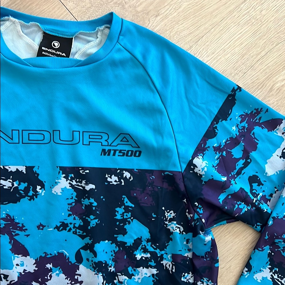 Endura MT500 Blue Camo Long Sleeve Shirt - Picture 2 of 5